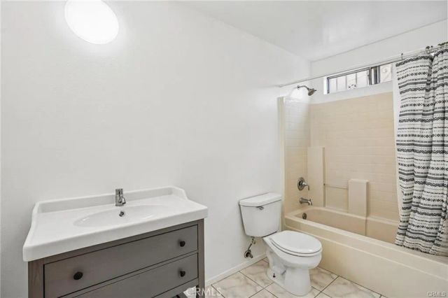 1503 W Adams, Los Angeles, CA 90007