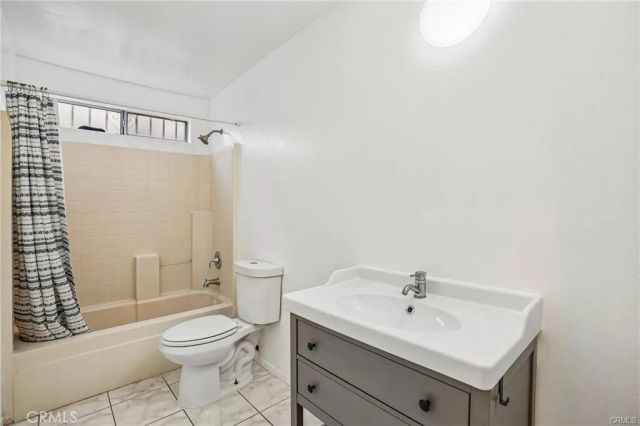 1503 W Adams, Los Angeles, CA 90007