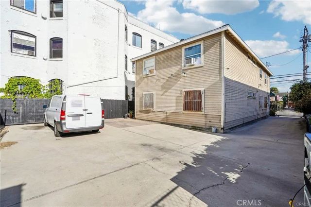 1503 W Adams, Los Angeles, CA 90007