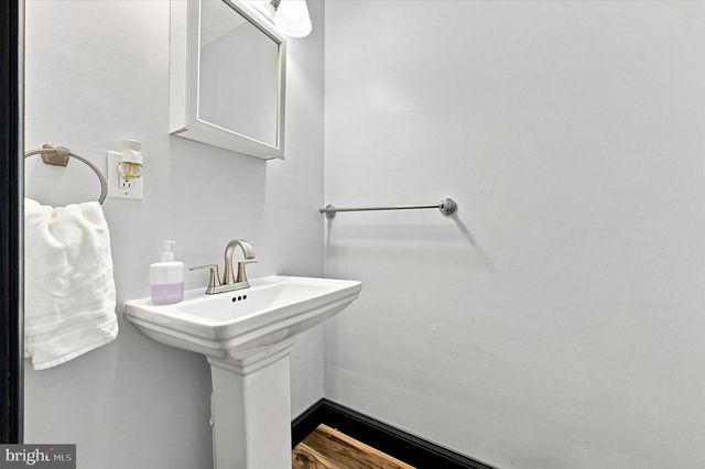 2109 N FRANKLIN ST, Philadelphia, PA 19122