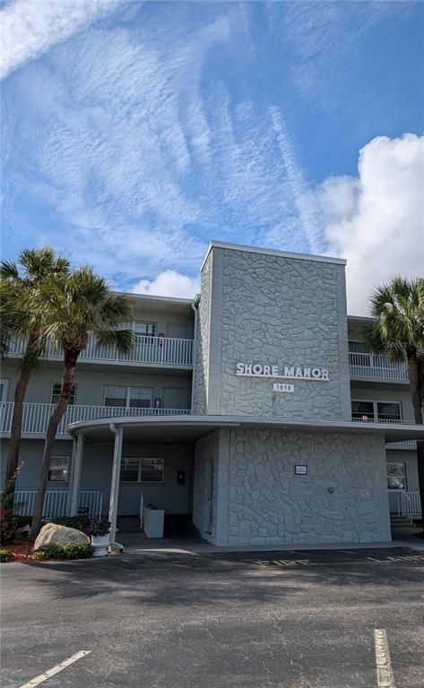 Image 4 of property listing at 1898 SHORE DRIVE S 311, South Pasadena, FL 33707