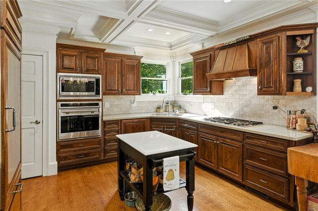 6719 Grand Marina Circle, Gainesville, GA 30506