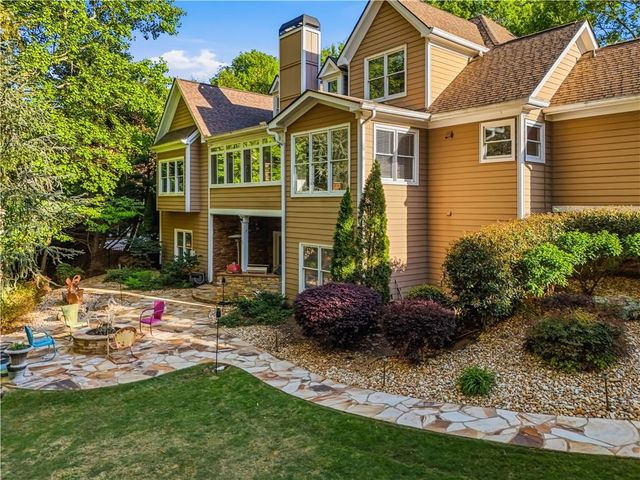 6719 Grand Marina Circle, Gainesville, GA 30506