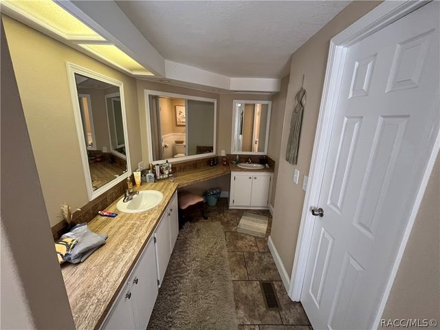 90 S Allman Terrace, Lecanto, FL 34461
