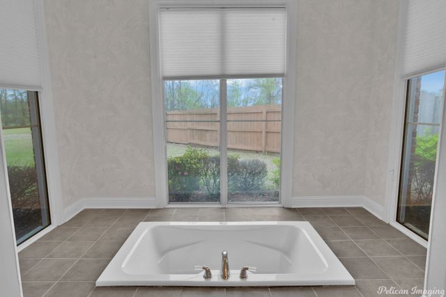 332 Crosscreek Drive, Bossier City, LA 71111