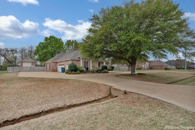 332 Crosscreek Drive, Bossier City, LA 71111