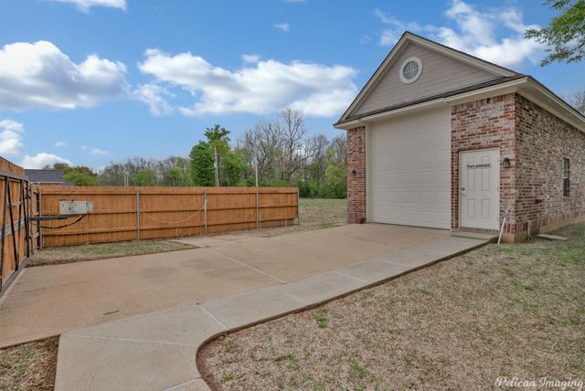 332 Crosscreek Drive, Bossier City, LA 71111