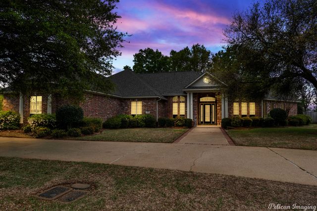 332 Crosscreek Drive, Bossier City, LA 71111