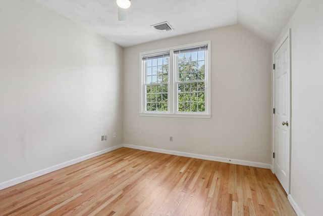 35 Mitchell Grant Way 35, Bedford, MA 01730