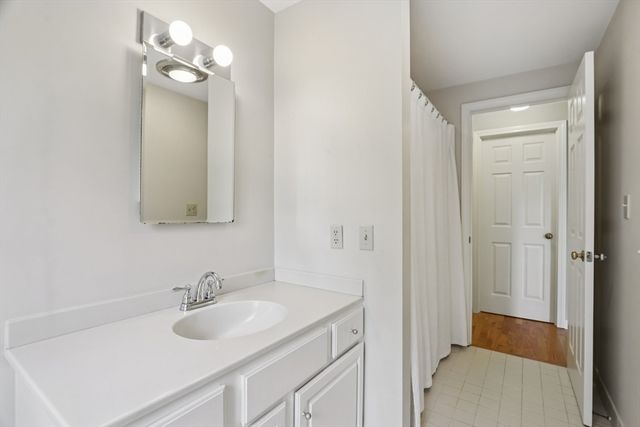 35 Mitchell Grant Way 35, Bedford, MA 01730