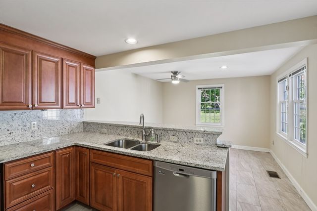 35 Mitchell Grant Way 35, Bedford, MA 01730