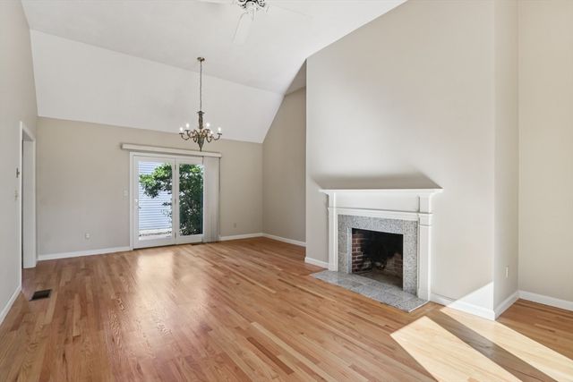 35 Mitchell Grant Way 35, Bedford, MA 01730