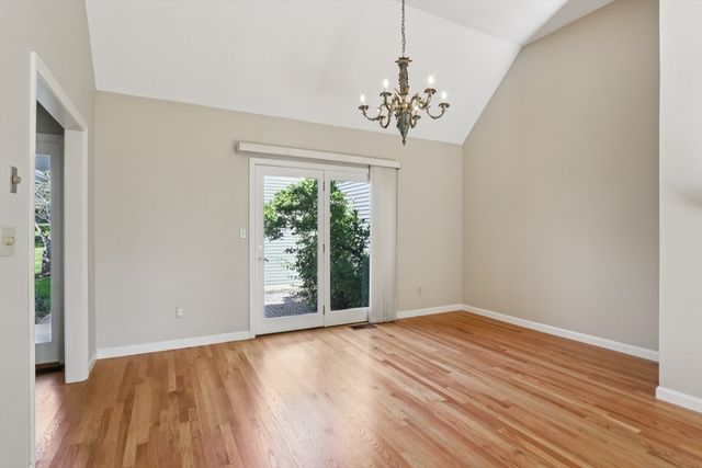 35 Mitchell Grant Way 35, Bedford, MA 01730
