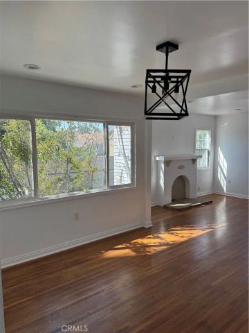 2810 8th Ave, Los Angeles, CA 90018