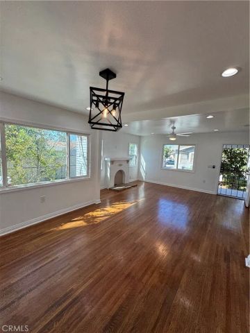 2810 8th Ave, Los Angeles, CA 90018