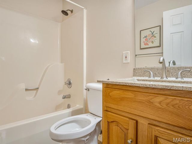 1413 Schwarz Meadow Drive, O'fallon, IL 62269