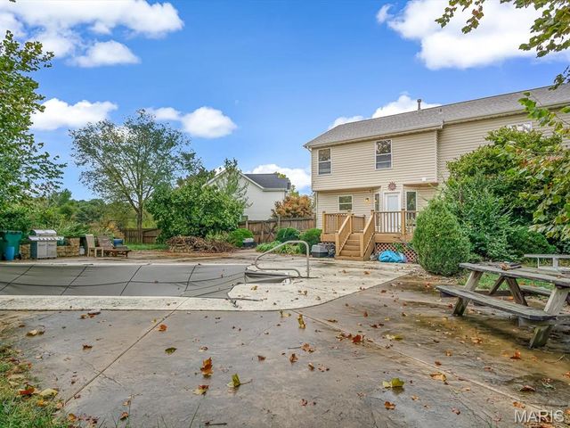 1413 Schwarz Meadow Drive, O'fallon, IL 62269