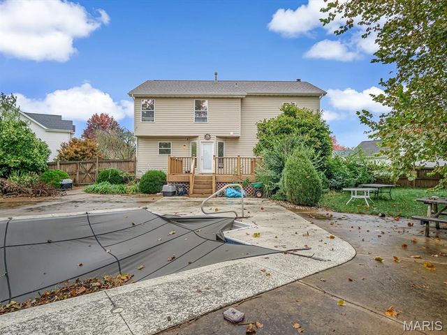 1413 Schwarz Meadow Drive, O'fallon, IL 62269