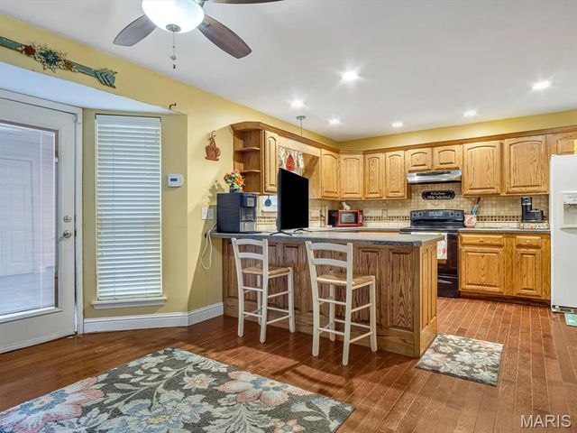 1413 Schwarz Meadow Drive, O'fallon, IL 62269