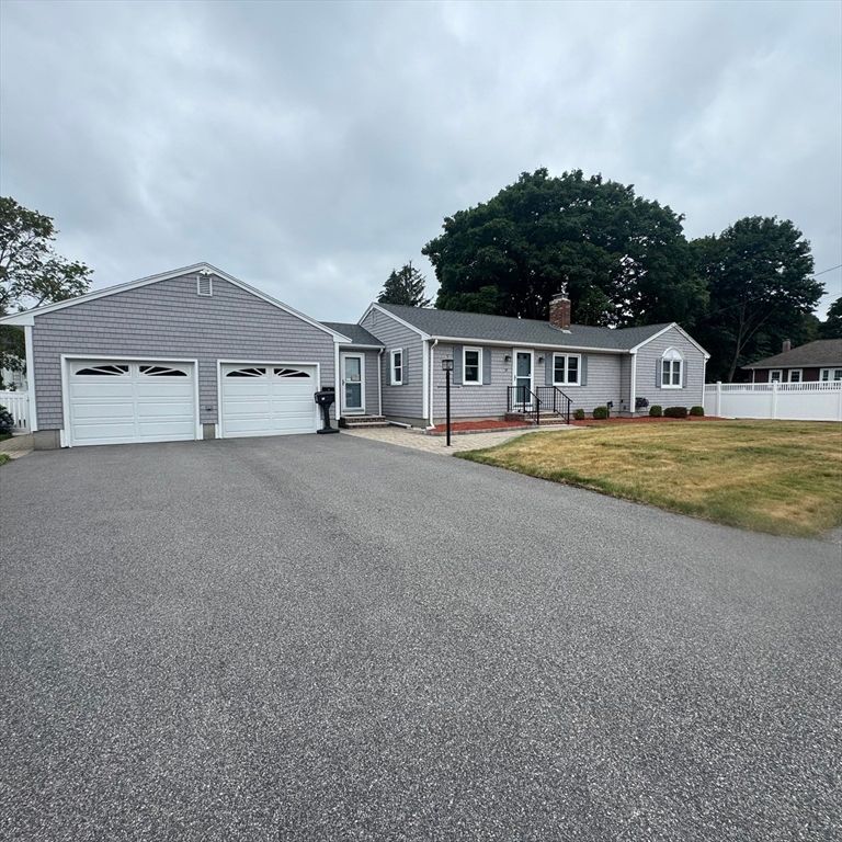 37 James St, Taunton, MA 02780