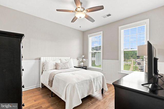 3283 MULBERRY ST, Edgewater, MD 21037