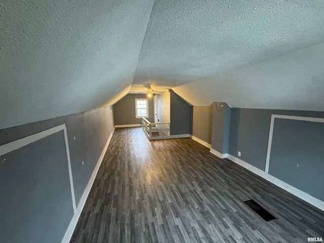 1904 W PROCTOR Street, Peoria, IL 61605