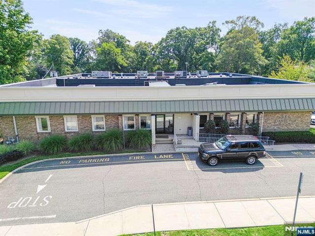 385 Maple Avenue, Glen Rock, NJ 07452