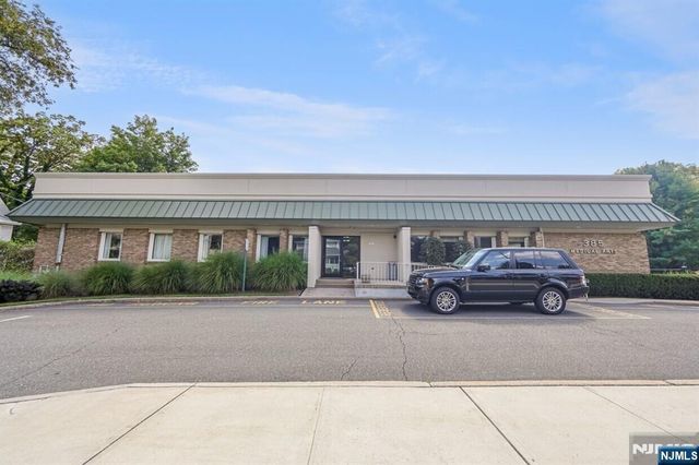 385 Maple Avenue, Glen Rock, NJ 07452