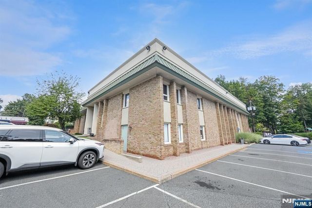 385 Maple Avenue, Glen Rock, NJ 07452