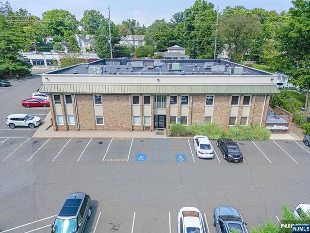 385 Maple Avenue, Glen Rock, NJ 07452