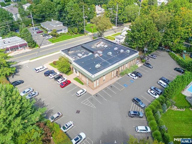 385 Maple Avenue, Glen Rock, NJ 07452