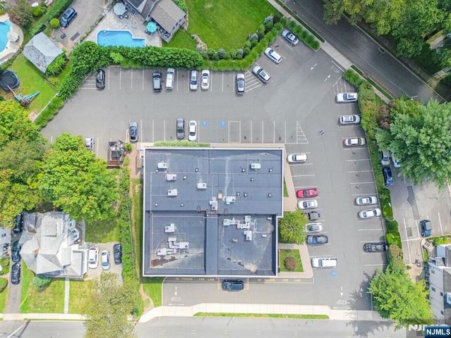385 Maple Avenue, Glen Rock, NJ 07452
