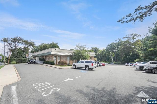 385 Maple Avenue, Glen Rock, NJ 07452