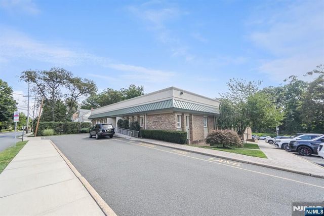 385 Maple Avenue, Glen Rock, NJ 07452