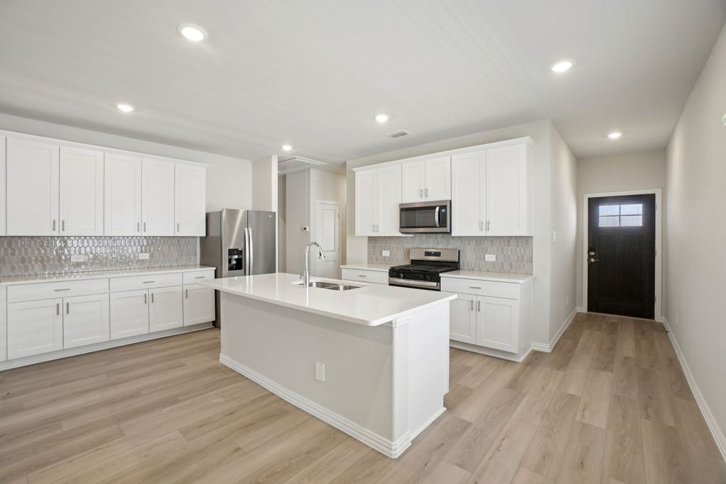 1213 Bridgewalk Drive, Princeton, TX 75071