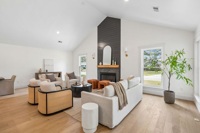 980 Cottingham Drive, Mount Pleasant, SC 29464