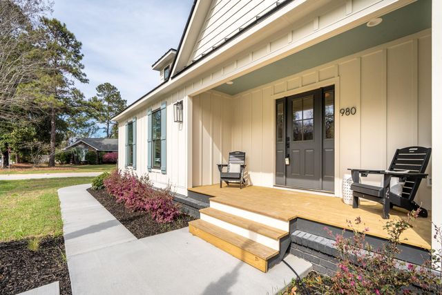 980 Cottingham Drive, Mount Pleasant, SC 29464