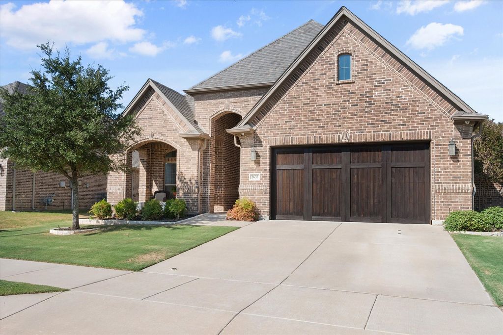 2633 Trinity Trail Way, Fort Worth, TX 76118 — photo 2