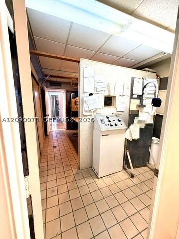 2825 E 4th Ave, Hialeah, FL 33013