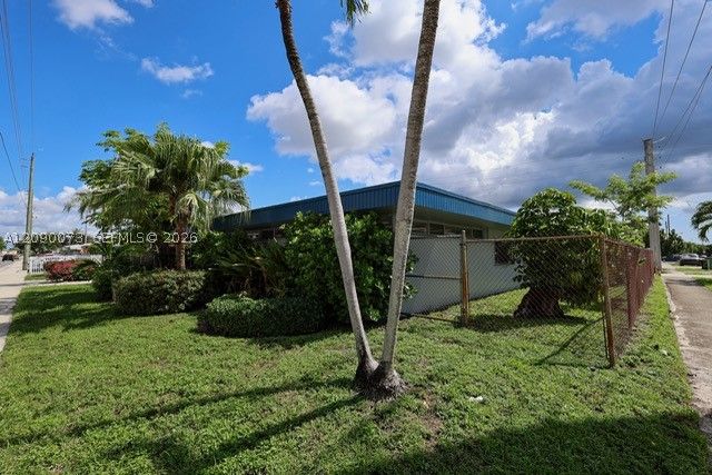 2825 E 4th Ave, Hialeah, FL 33013