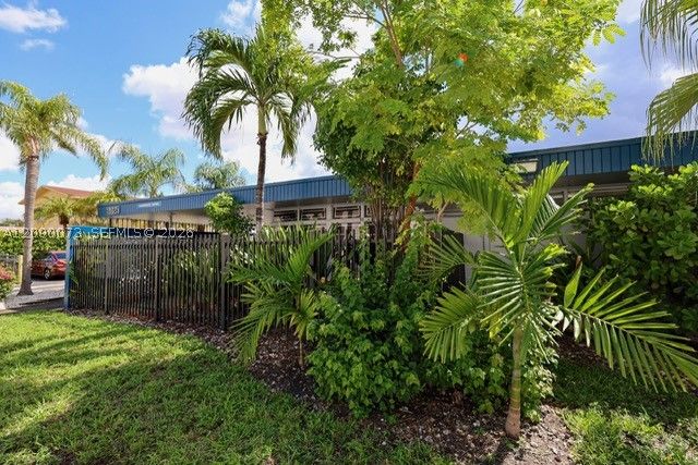 2825 E 4th Ave, Hialeah, FL 33013