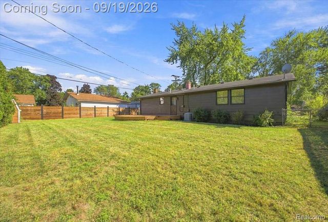 9120 Julia Avenue, White Lake Charter Township, MI 48386