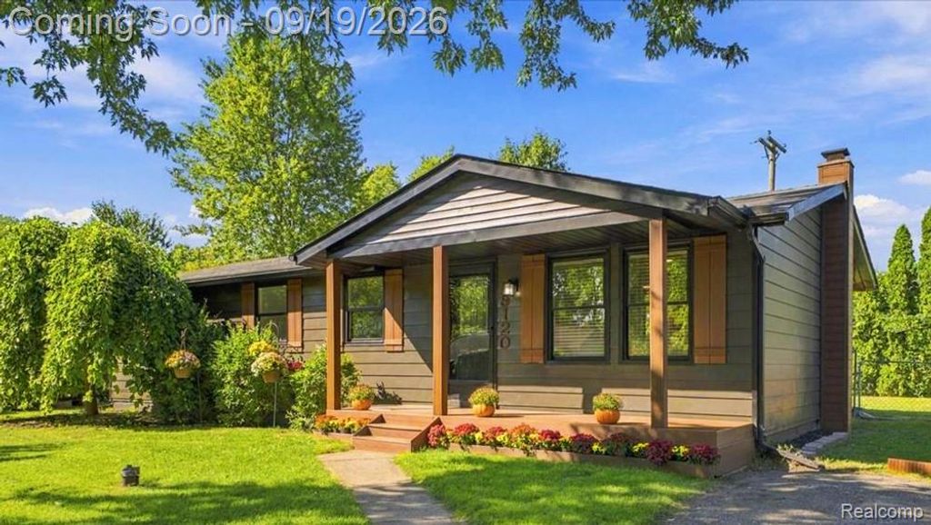 9120 Julia Avenue, White Lake Charter Township, MI 48386