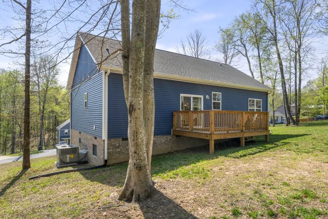 521 Lewis Ln, Charlotte, TN 37036