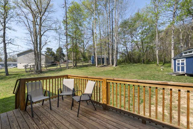 521 Lewis Ln, Charlotte, TN 37036