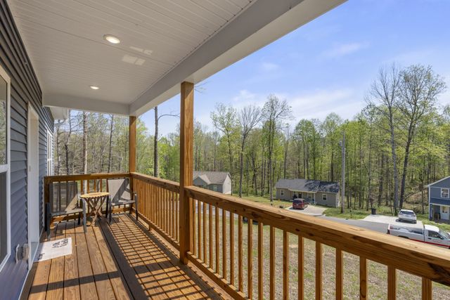 521 Lewis Ln, Charlotte, TN 37036