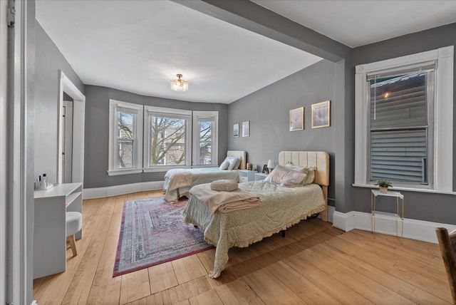 2627 N Murray AVENUE, Milwaukee, WI 53211