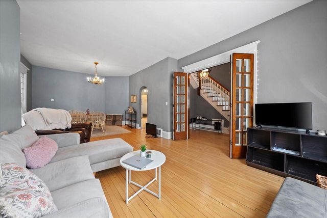 2627 N Murray AVENUE, Milwaukee, WI 53211