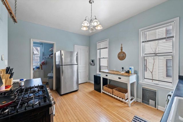 2627 N Murray AVENUE, Milwaukee, WI 53211