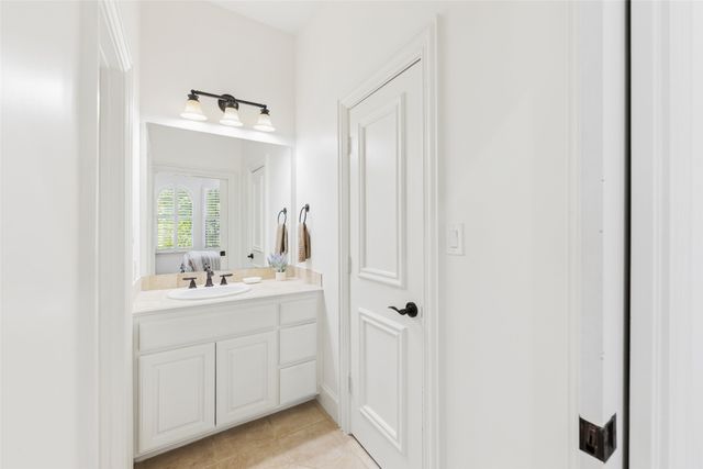 53 Piazza Lane 110, Colleyville, TX 76034